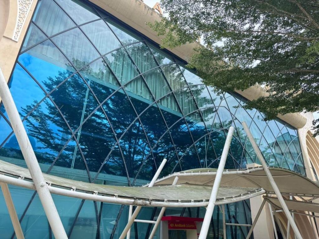 HOW TO FIND THE BEST DEAL TINTED BUILDING BUKIT JELUTONG