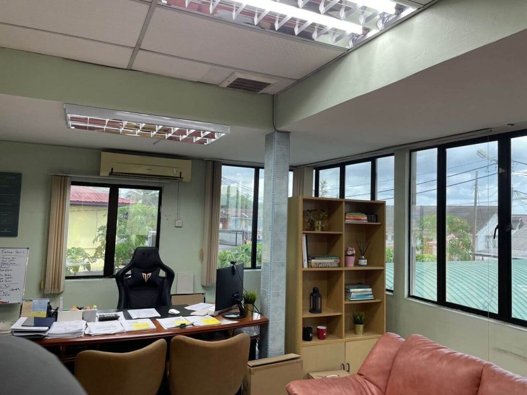 GREAT EXPERT ON THE BEST TINTED OFFICE PUNCAK ALAM