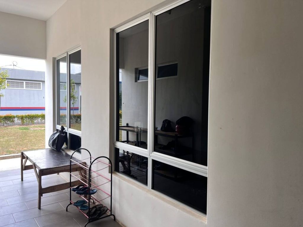 HOW TO FIND THE BEST DEAL TINTED BUILDING JALAN KEBUN