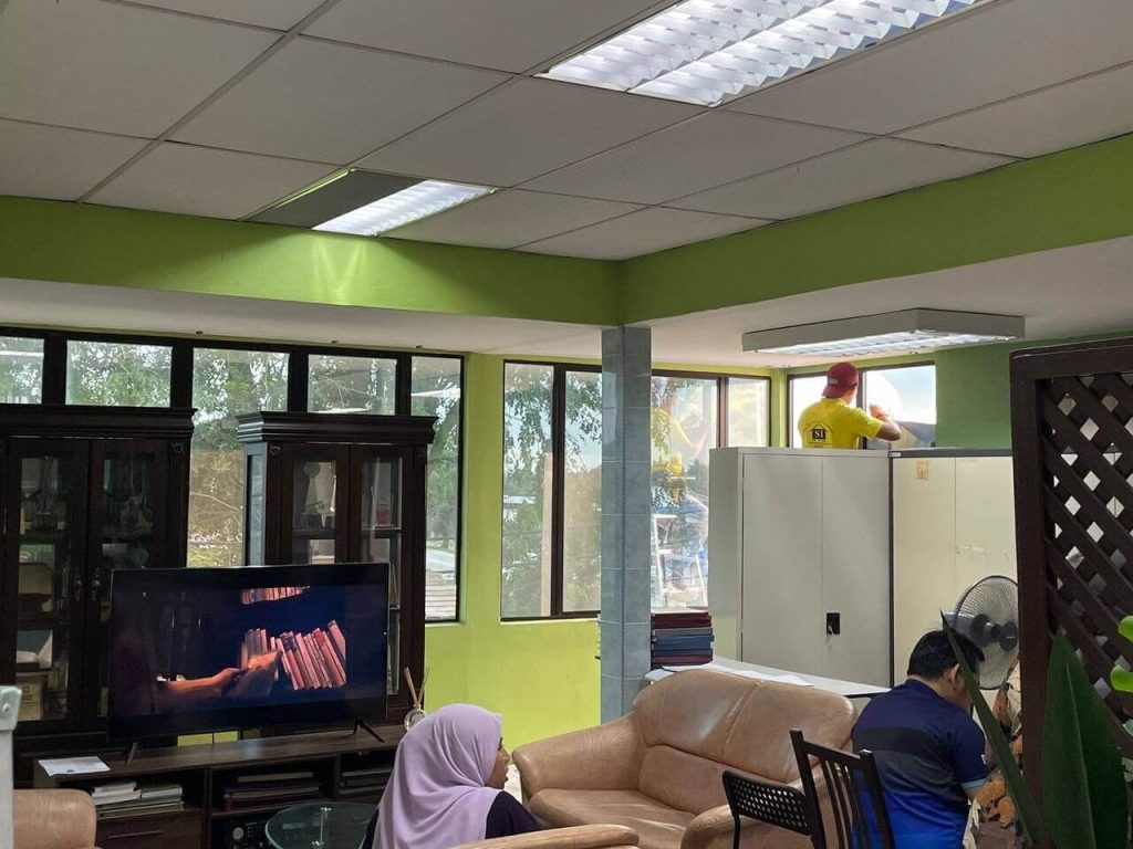 GREAT EXPERT ON THE BEST TINTED OFFICE TAMAN SUBANG PERDANA