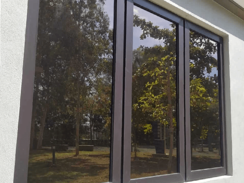 HOW TO GET HIGH QUALITY TINTED SOLAR ALAM AVENUE
