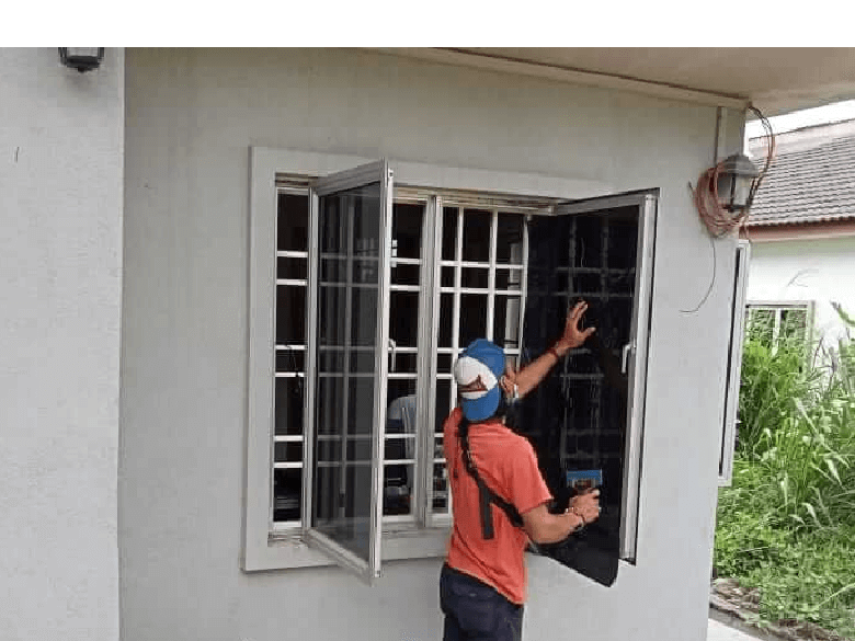 THE BEST ULTIMATE TINTED WINDOW FILM ALAM MEGAH