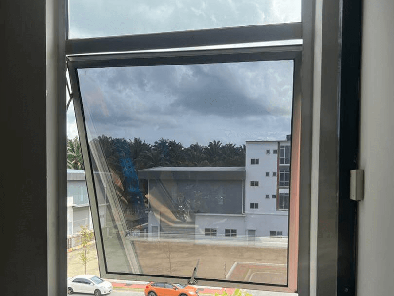 THE BEST EXPERT ADVISE TINTED BUILDING HICOM GLENMARIE