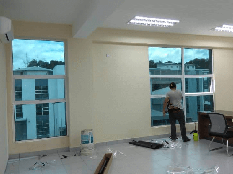 THE BEST ULTIMATE TINTED WINDOW FILM