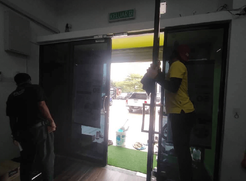 THE BEST SECURITY & SAFETY WINDOW FILM TTDI JAYA