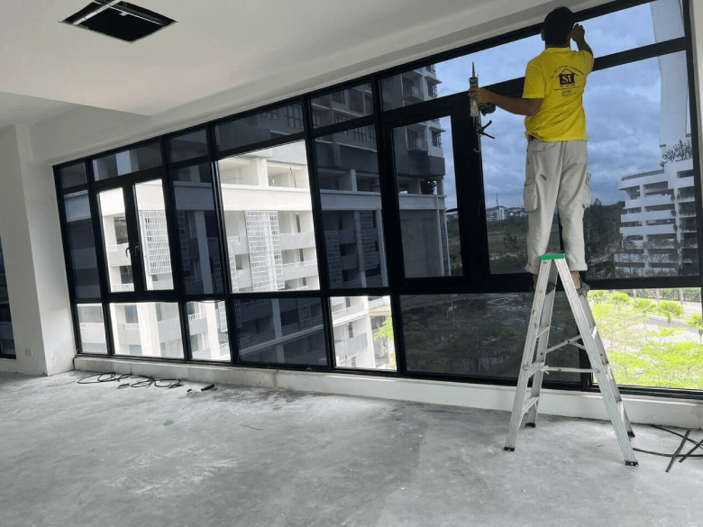 THE BEST FIND OUT HOUSE TINTED PINGGIRAN SUBANG