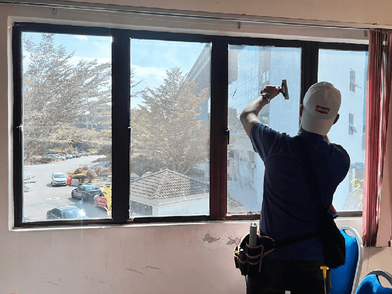 THE BEST ULTIMATE TINTED WINDOW FILM CAHAYA SPK