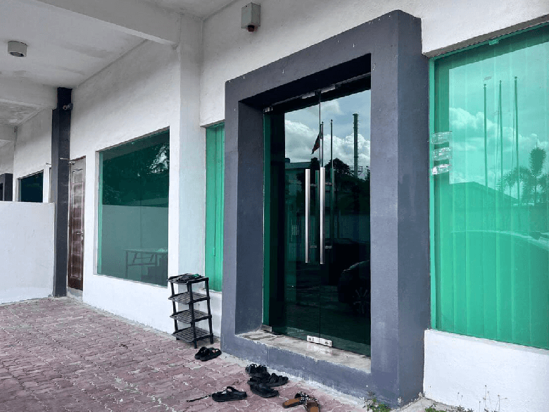 THE BEST FIND OUT THESE HOUSE TINTED CAHAYA SPK