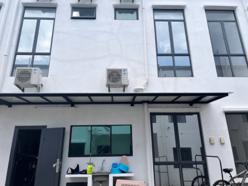TINTED GLASS WINDOW FILM STICKER PUNCAK ALAM