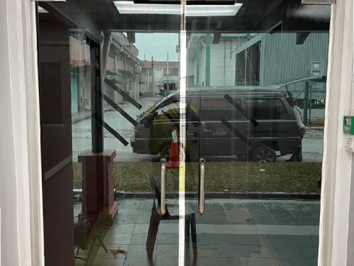 TINTED GLASS WINDOW FILM STICKER TAMAN SUBANG PERDANA