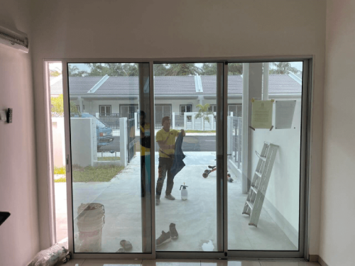 TINTED GLASS WINDOW FILM STICKER SHAH ALAM