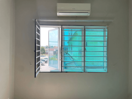TINTED GLASS WINDOW FILM STICKER ALAM MEGAH